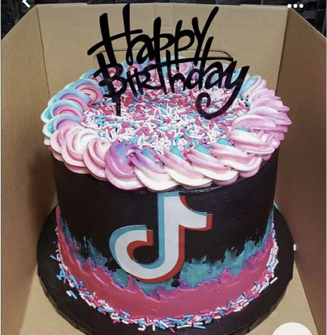 Tiktok Cakes Ideas, Birthday Cake Tik Tok, Tik Tok Birthday Cake Ideas, Tik Tok Cupcakes, Tik Tok Cake Ideas, Tiktok Birthday Cake Ideas, Tiktok Cake Ideas, Tiktok Cake Design, Tik Tok Birthday Cake