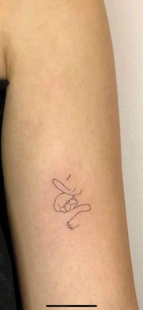 Pug Tattoo Ideas Small, Pug Tattoo Small Outline, Mini Pug Tattoo, Fine Like Dog Tattoo, Cute Tattoos For Dog Lovers, Animal Lover Tattoo Small, Cute Pug Tattoo, Fine Line Pug Tattoo, Pug Minimalist Tattoo