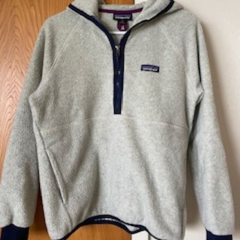 Patagonia Women's Fleece, Size Small. In Great Condition But Not Brand New. Used And Owned For About 5 Years But Not My Primary Jacket/Piece, Worn Maybe A Handful Of Times Throughout The Year. Washed On Cold, Hung Dry. Smoke Free, Pet Free Home And Not Stains, Tears, Rips, Snags Or Pilling. Patagonia Fleece Aesthetic, Patagonia Womens Fleece, Salted Granola, Granola Style, Cold Jacket, Patagonia Outfit, Patagonia Pullover, Set Ideas, Patagonia Fleece