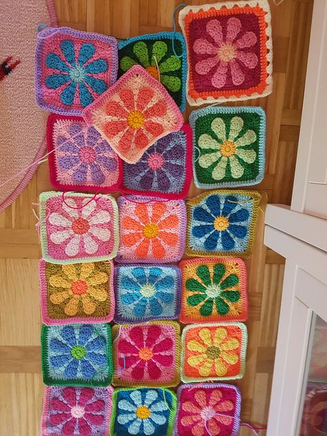 Asteria Crochet Pattern, Crochet Flower Squares, Plaid Crochet, Crochet Bedspread Pattern, Crochet Motif Patterns, Crochet Granny Square Blanket, Flower Blanket, Crochet Daisy, Crochet Blocks