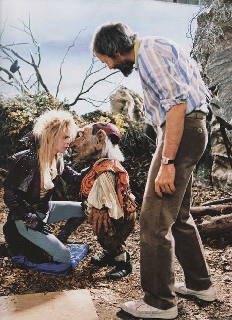 David Bowie, Shari Weiser and Jim Henson Jim Henson Labyrinth, David Bowie Labyrinth, Bowie Labyrinth, Labyrinth 1986, Labyrinth Movie, Fraggle Rock, Goblin King, Rare Images, The Dark Crystal