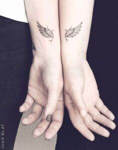 Wings Couple Tattoo, Wedding Anniversary Tattoo, Unique Couple Tattoos, Anniversary Tattoo, Partner Tattoos, Couple Tattoos Love, 50 Tattoo, Best Couple Tattoos, Tato Dengan Makna