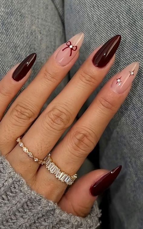 Get inspired by 30+ adorable bow nail designs, from cute 3D bow nails to short and sweet styles in pink, red, white, gold, and black. This also includes coquette nails, ribbon nails, short bow nails, french tip bow nails, bow nail art. (📷 shop.quin IG) Not Girly Nails, Nail Arrow Design, Red Style Nails, Autumn Nail Ideas 2024, Nails Design Red And Black, Nail Art On Gel Nails, Nails Ribbon Design, Short Almond Nails With Initial, Black Bow Nail Design