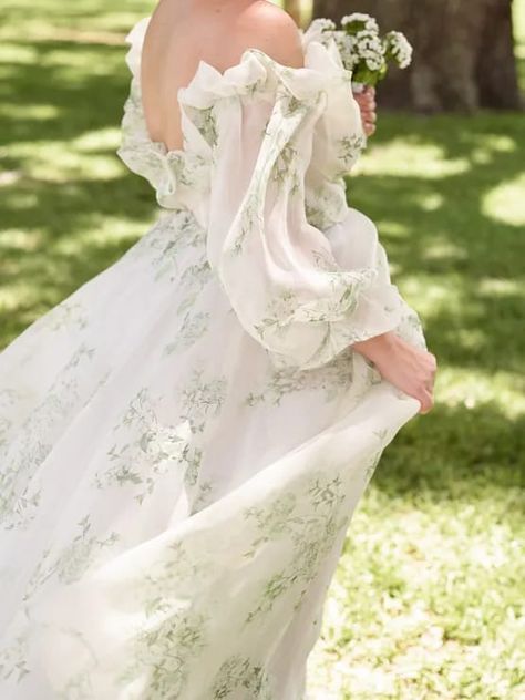 Midsummer Wedding Dress, White And Sage Green Wedding Dress, Wedding Dress White And Green, Green Accent Wedding Dress, White Green Wedding Dress, Wedding Dress Green Embroidery, Wedding Dress With Green Embroidery, Wedding Dress With Green Vines, Wedding Dress With Vines