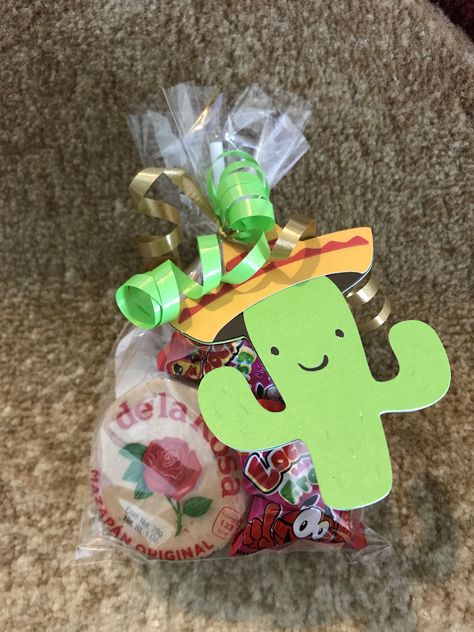 Cinco De Mayo Goodie Bags with Mexican candy Mexican Theme Party Favors Gift Bags, Mexican Party Goodie Bags, Mexican Candy Party Favors, Mexican Thank You Gifts, Mexican Mothers Day Gifts Diy, Mexican Goodie Bags, Mexican Candy Bags Ideas, Cinco De Mayo Gifts For Work, Fiesta Goodie Bags