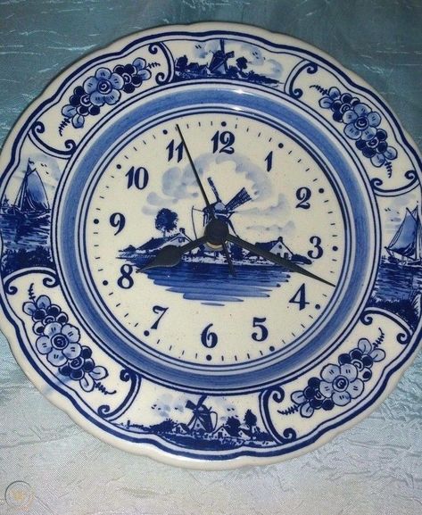 Delf Blue Made in Holland Handwork FG Windmill Wall Clock*Works great shape | #1755764281 Blue Crown, Round Wall Clocks, Round Wall, Three Quarter, Holland, Wall Clock, Decorative Plates, Clock, Crown