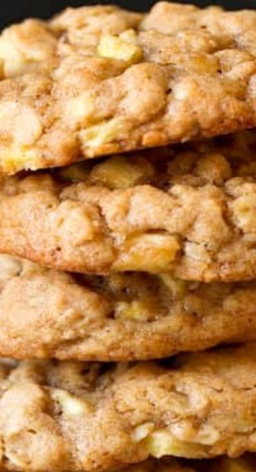 Apple Cranberry Cookies, Kroger Apple Cinnamon Soft Top Cookies, Applesauce Desserts, Apple Cinnamon Oatmeal Cookies, Caramel Apple Oatmeal, Caramel Apple Oatmeal Cookies, Classy Cookies, Oats Cookies, Cinnamon Oatmeal Cookies