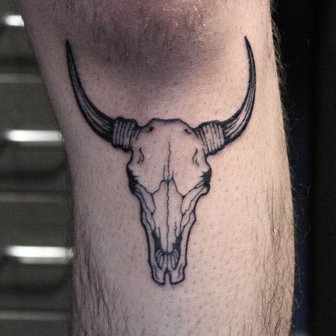 mila 🦇 on Instagram: “bull skull tattoo under the knee done at @stillwatertattoo email to book: info@stillwatertattoo.com” Bull Skull Tattoo For Men Leg, Longhorn Bull Skull Tattoo, Bull Skull Tattoo Under Knee, Mens Bull Tattoo, Cow Skull Tattoo Traditional, Cow Skull Knee Tattoo, Bull Skull Knee Tattoo, Longhorn Tattoo For Men, Animal Knee Tattoo