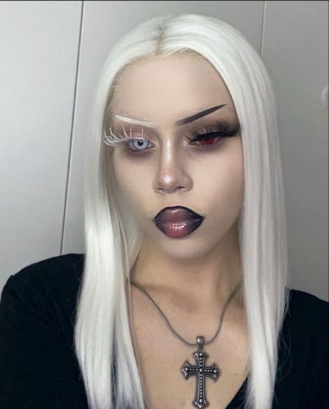 No Eyebrows Makeup Look Goth, Dot Eyebrows Goth, Straight Eyebrows Goth, Pretty Goth Girl, Goth Eyebrows, Goth Makeup Thick Eyebrows, Trad Goth Eye Makeup, Edgy Makeup Looks, White Makeup