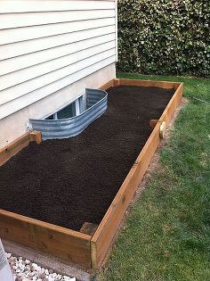 DIY Garden Box for a Small Yard Tutorial Backyard Ideas For Small Yards, Beds Diy, Garden Boxes Diy, Jardim Diy, Diy Raised Garden, Raised Garden Beds Diy, Small Yard, Hus Inspiration, Kew Gardens