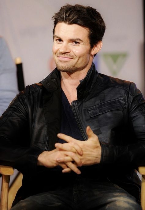 Daniel Gillies Elijah Vampire Diaries, Elijah The Originals, Daniel 3, Daniel Gillies, Vampire Diaries Cast, Joseph Morgan, Ian Somerhalder, Hot Actors, Vampire Diaries The Originals