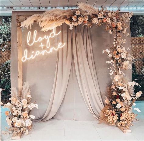 Boho Florals, Wedding Arch Rustic, Mission Accomplished, Wedding Venue Decorations, Future Wedding Plans, Neutral Wedding, Floral Arch, Wedding Mood, Wedding Deco