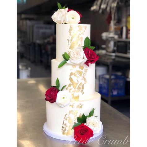 Three Tiers Wedding Cake, Simple 3 Tier Cake Designs, 3 Tier Cake Designs, Cake Three Tier, Three Tier Wedding Cake, 4 Tier Wedding Cake, Tiered Cakes Birthday, Tiered Cake Design, Three Tier Cake