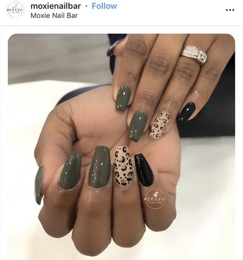 Army green and animal print nails Army Green Cheetah Nails, Army Green And Tan Nails, Fall Nail Designs Army Green, Chrome Leopard Print Nails, Army Green And Brown Nails, Safari Theme Nails Green, Khaki Nail Art, Autumn Nails Animal Print, Olive Green Cheetah Nails