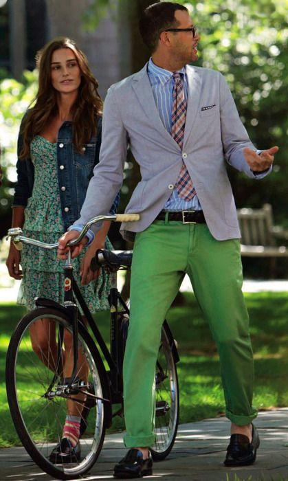 Gant A Man In A Suit, Style College, Man In A Suit, Green Chinos, Mode Casual, Sharp Dressed Man, Wear Green, Green Pants, Well Dressed Men