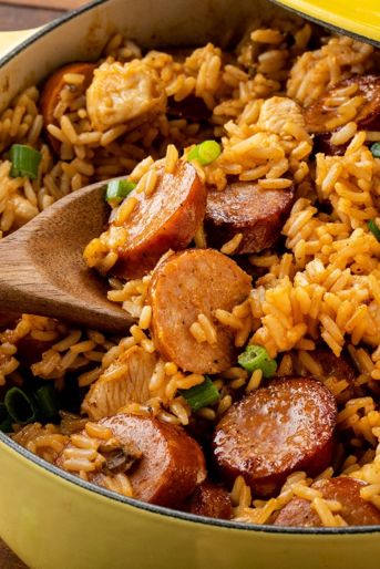 Bratwurst Dinner, Easy Jambalaya Recipe, Zatarains Jambalaya, New Orleans Jambalaya Recipe, New Orleans Jambalaya, Easy Jambalaya, Jambalaya Recipe Easy, Cajun Creole Recipes, Sausage Dishes