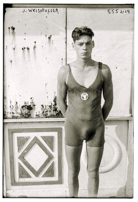 Tarzan Johnny Weissmuller, Johnny Weissmuller, Shorpy Historical Photos, Athletic Club, Vintage Swimwear, Sophia Loren, Moda Vintage, Tarzan, White Photo