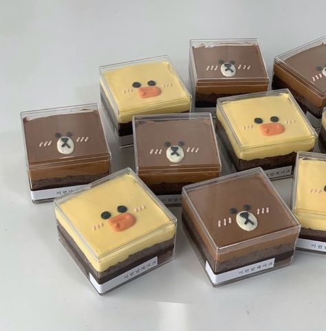 Boutique Patisserie, Cube Cake, Korean Dessert, Food Business Ideas, Soya Mumu, Korean Cake, Dessert Packaging, Dessert Boxes, Bakery Packaging