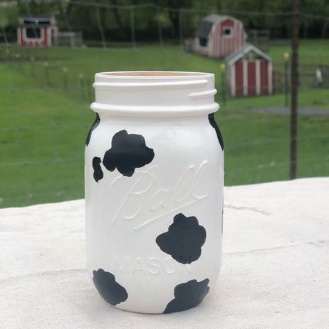 ~Hand Painted Mason Jar. ~Dishwasher Safe ~Good Jar For Drinkware Or Used For Decoration ~I Can Make Custom Orders As Well! Mason Jar Crafts Painted, Jar Painting Ideas Cute, Mason Jar Painting Ideas, Mason Jar Painting, Painting Mason Jars, Decorated Mason Jars, Mason Jars Painted, Jars Crafts, Jar Painting