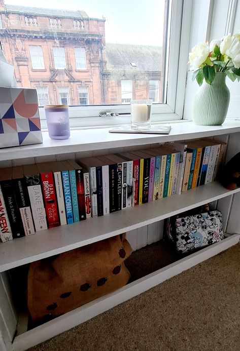 Decorate Under Window, Book Shelf Under Window, Short Bookshelf Ideas, Sideways Bookshelf, Bookshelf Under Window, Under Window Bookshelf, Tiny Bookshelf, Room Asthetics, Dream Bookshelf