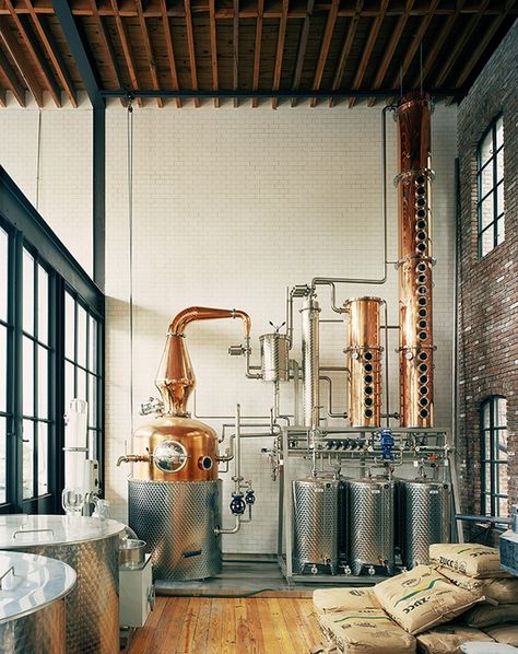 Brewery Interior, Oil Distiller, Distilling Alcohol, Red Hook Brooklyn, Beer Factory, Essential Oil Distiller, Brewery Design, Moonshine Still, Gin Distillery