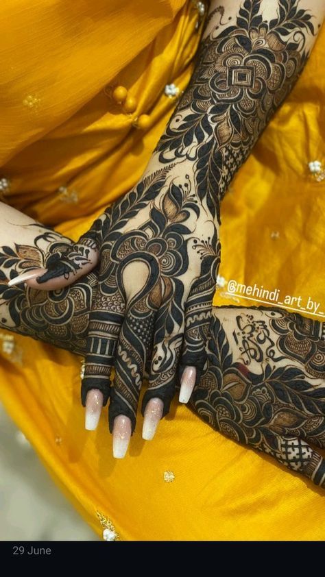 Full Hand design😇 Bride Mehndi Designs, Mehndi Design For Bridal, Full Hand Design, Mehendi Aesthetic, Back Hand Mehndi Design, Mehandhi Designs, Mehndi Mehndi, Khafif Mehndi Design, Back Hand Mehndi