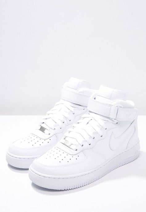 Nike Air Force High, Παπούτσια Nike Free, Air Force High, Outfits With Air Force Ones, Обувь Air Jordan, Air Force 1 Outfit, Tenis Nike Air, Boty Nike, Air Force Shoes