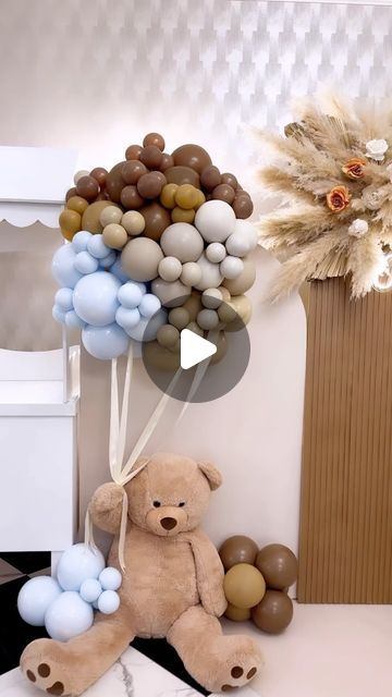 Teddy Bear Holding Balloons, Bear Holding Balloons, Teddy Bear With Balloons, Holding Balloons, How To Make Balloon, Balloon Artist, Shania Twain, Kid Room, Kid Room Decor