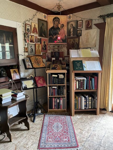 Orthodox Christian Icon Corner, Orthodox Christian Home, Prayer Corner Orthodox Christian, Orthodox Home Altar, Orthodox Icon Corner, Eastern Orthodox Aesthetic, Orthodox Prayer Corner, Prayer Corner Catholic, Orthodox Altar