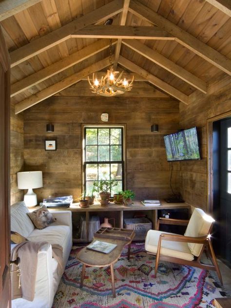 Cottage Shed Interior, Barn Office Ideas, Shed To Office Conversion, Small Cabin Office, Barn Office, She Shed Interior, Guest Quarters, Living Room New York, Office Shed