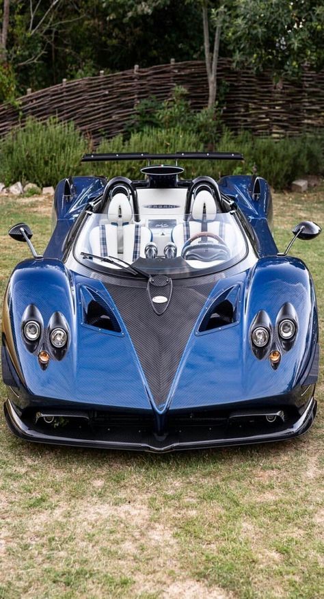 (°!°) Pagani Zonda HP Barchetta Roadster, by Michael Kübler. (image ratio has been modified) Pagani Zonda Hp Barchetta, Carros Vintage, Roadster Car, New Sports Cars, Pagani Zonda, Pagani Huayra, Mc Laren, Exotic Sports Cars, Super Luxury Cars