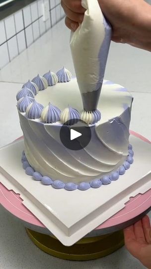 40th Birthday Ideas For Women Decoration Decor Cake Designs, Winter Cake Decor, Cake Borders Designs Simple, Easy Decorated Cakes For Beginners, Grandmother Cake Design, Happy 26th Birthday Cake, Easy Winter Cake Decorating, Simple Cakes Birthday, Simple Bday Cakes For Women