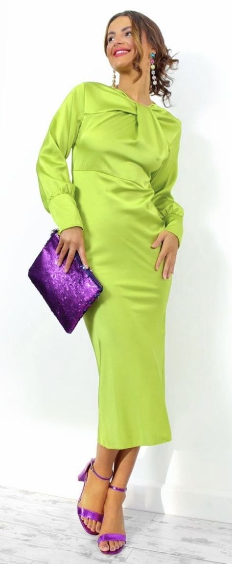 Purple Accessories, Pleated Jumpsuit, Verde Lima, Green Maxi Dress, Lime Dressing, Duchess Satin, Midi Wrap Dress, Ribbed Midi Dress, Green Maxi