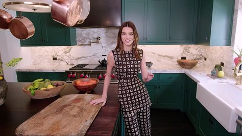 Kendall Jenner House, Celebrity Kitchens, Architectural Digest Magazine, Wren Kitchen, Jenner House, Warm Kitchen, Beverly Hills Houses, Glam Room, Green Cabinets