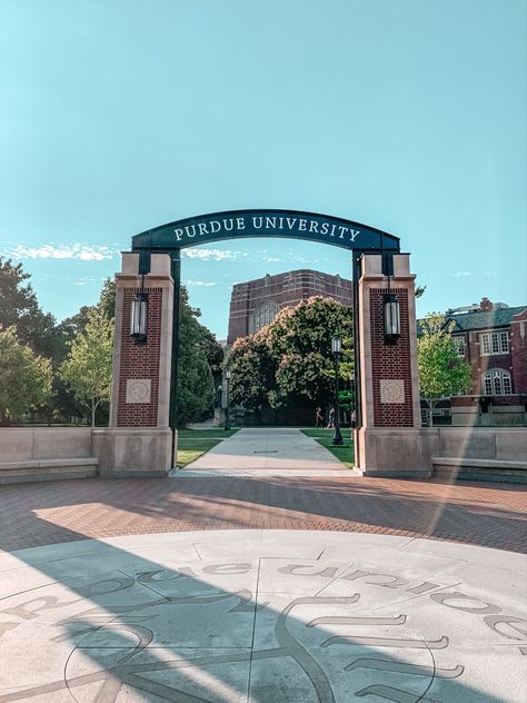 Purdue University Aesthetic, Purdue Volleyball, College Usa, Usa University, Monument Signs, Purdue Boilermakers, College Aesthetic, College Stuff, Dream College