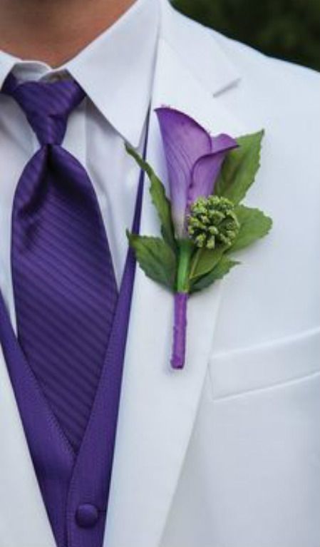 ♕ PURPLE WEDDİNG ♕ White Tuxedo Wedding, Bracelet Corsage, Purple Flower Girls, Wedding Tux, Violet Wedding, Purple Wedding Theme, Purple Suits, Purple Bridesmaids, Purple Bridesmaid Dresses