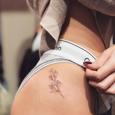 Line Hip Tattoo, Fine Line Flower Tattoo, Line Flower Tattoo, Flower Hip Tattoos, Hip Tattoo Small, Hip Tattoos, Tattoos For Women Flowers, Hip Tattoos Women, Line Flower