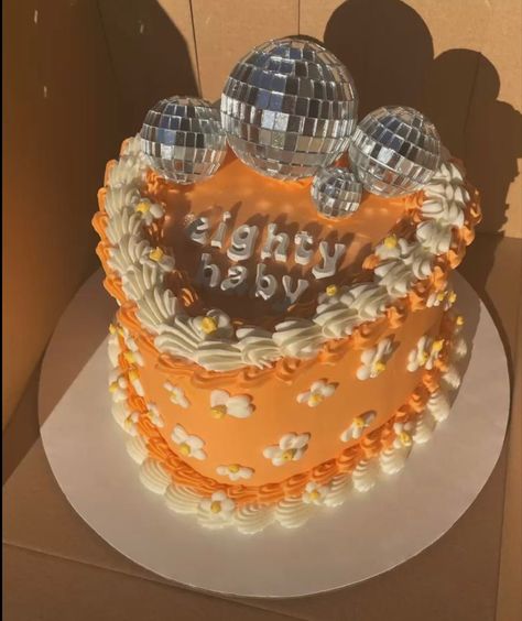 70s Style Birthday Cake, Retro Themed Cake, Groovy Themed Cake, Groovy Disco Cake, 70s Cake Ideas Disco Party, 70s Birthday Cake Ideas, 70s Themed 30th Birthday Party, 1970s Birthday Cake, 70s Theme Food Party Ideas