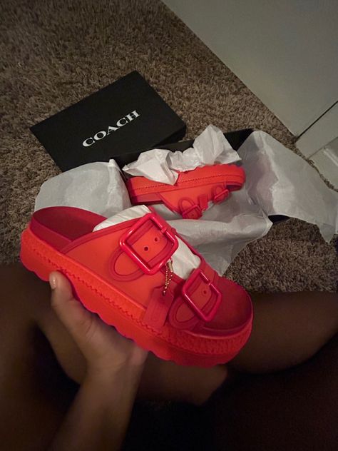 Red Sneakers Aesthetic, Pretty Sneakers, Crocs Fashion, Pretty Sandals, Trendy Shoes Sneakers, Dr Shoes, Pretty Shoes Sneakers, Shoes Outfit Fashion, Cute Nike Shoes