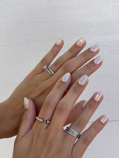 Aura nails in chrome Simple Nail Ideas Chrome, Short Chrome Acrylics, Chrome Nails No Acrylic, Chrome Mani And Pedi, Chrome Nails Summer 2023, Multicolored Chrome Nails, Short Shellac Nails Chrome, Metallic Shellac Nails, Short Biab Nails Chrome