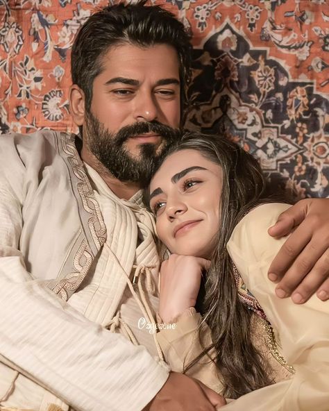 Osbal in the last episode of Kurulus Osman🤍🤍 Osman And Bala, Osman Bala, Kurulus Osman Bala Hatun, Ozge Torer, Bala Hatun, Indian Wedding Photography Couples, Mohsin Khan, Turkish Women Beautiful, Turkish Women