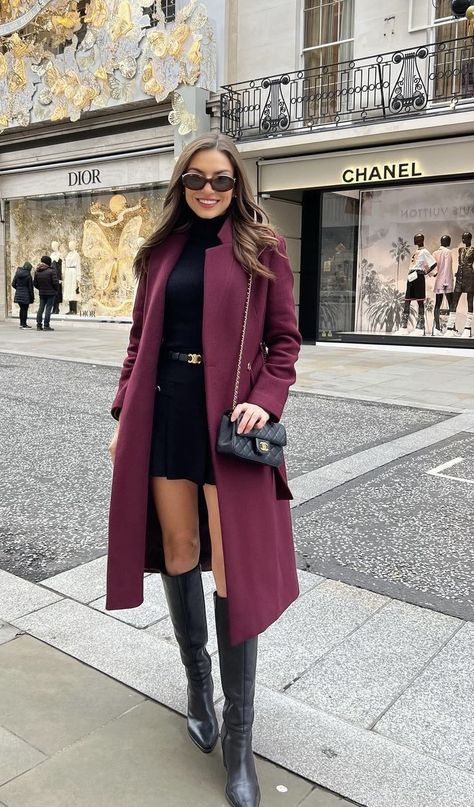 Classy Christmas Outfit, Trendy Christmas Outfits, Black Skirt Outfits, Elegant Classy Outfits, New Look Fashion, Skandinavian Fashion, Trendy Outfits Winter, Chic Coat, London Outfit