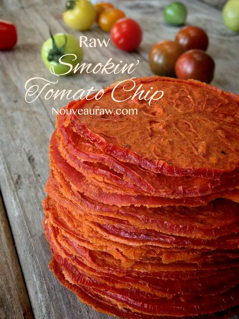 Tomato Chips, Vegan Chips, Smoked Tomatoes, Dehydrated Vegetables, Veggie Chips, Dehydrated Fruit, Free Skincare, Dehydrated Food, Raw Vegan Recipes