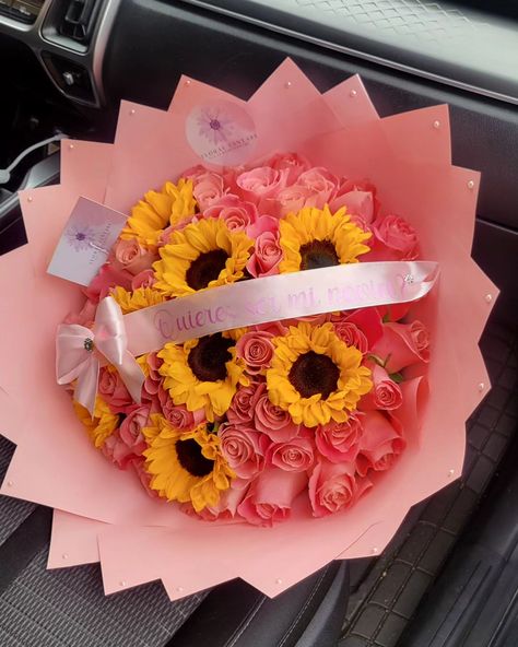 Roses and Sunflowers 🌻 Sunflower And Pink Bouquet, Flower Bouquet With Sunflowers, Bouquet With Sunflowers, Roses And Sunflowers, Pink Flower Bouquet, Instagram Roses, Flowers Arrangements, Pink Bouquet, Pink Flower