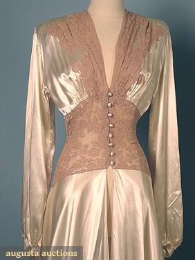 1940 -- this is almost exactly the same as my Mom's wedding-night peignoir, except hers was entirely ivory.   She was married in 1949. Wedding Night Lingerie, Fashion 1940s, Lingerie Vintage, Vintage Nightgown, 40s Fashion, 1930s Fashion, Vintage Mode, Victoria Secrets, Vestidos Vintage