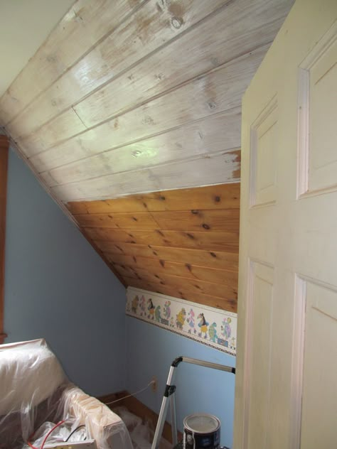 White Washed Pine Ceiling, White Wash Wood Ceiling, White Wash Pine Ceiling, White Wash Ceiling, Pine Ceilings, Painted Wood Ceiling, Knotty Pine Walls, White Washed Pine, Log Home Interior