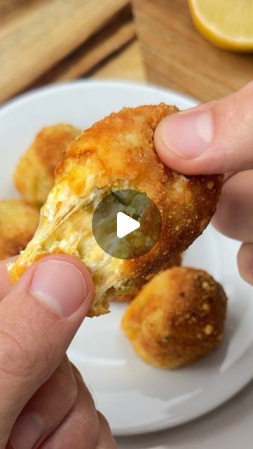 iRick Wiggins on Instagram: "Say “YUM” if you would eat these Fried Pickle Balls 🔥😋🙌  How to make them:   Chop up 1/2 cup pickle chips & squeeze out ALL moisture. Mix with 2 oz cream cheese & 1/3 cup cheddar.   Shape into balls, coat in egg wash and grated Parmesan. Air fry @ 400F for 8 mins and enjoy!" Cream Cheese Ball, Salsa Guacamole, Organic Cooking, Diy Cooking, Fried Pickles, Free Keto Recipes, Parmigiano Reggiano, Easy Cheesy, Air Fryer Recipes Easy