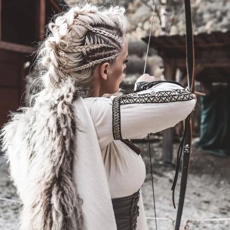 Viking Hairstyle, Viking Warrior Woman, Viking Aesthetic, Viking Braids, Viking Costume, Viking Wedding, Viking Women, Viking Hair, Viking Woman