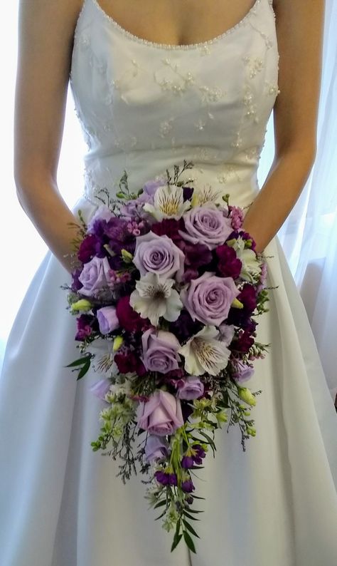 Purple Brides Bouquet, Purple Cascading Wedding Bouquets, Purple Winter Wedding Flowers, Wisteria Bouquet, Purple Bride Bouquet, Wedding Bouquet Fake Flowers, Red Rose Bouquet Wedding, Purple Flower Bouquet, Silk Flower Wedding Bouquet