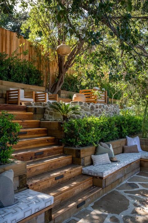 Backyard Hillside Landscaping Ideas, Steep Garden Ideas, Hillside Landscaping Ideas, Steep Backyard, Hill Landscape, Sloped Backyard Landscaping, Terraced Landscaping, Terraced Backyard, Sloped Yard